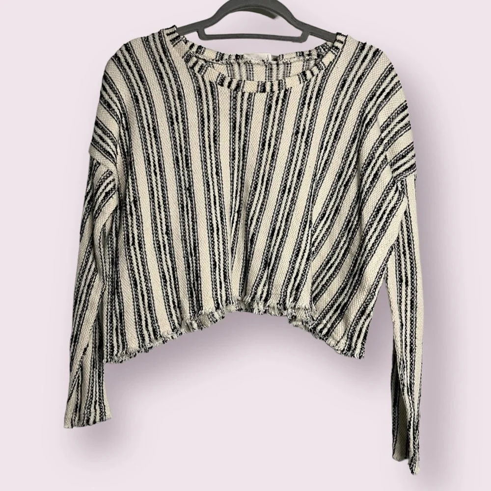 Storia Black and White Striped Knit Long Sleeve Crop Top Small